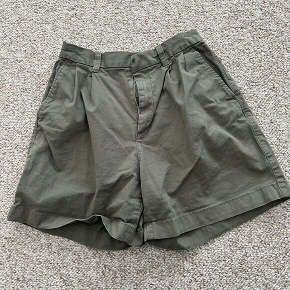 Gap Women’s Olive Green Twill Shorts Size 4 – Classic Summer Style - Picture 1 of 5